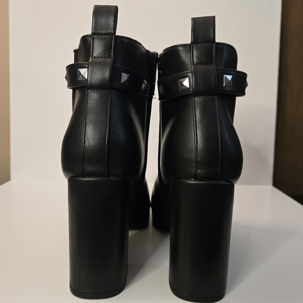 Madden Girl Black Platform Ankle Boots - Picture 3 of 7
